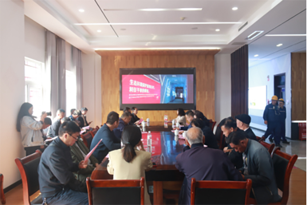 喜看變化、共話發(fā)展——站街鎮(zhèn)組織離退休干部蒞臨貴陽(yáng)海環(huán)開(kāi)展重陽(yáng)節(jié)參觀活動(dòng)