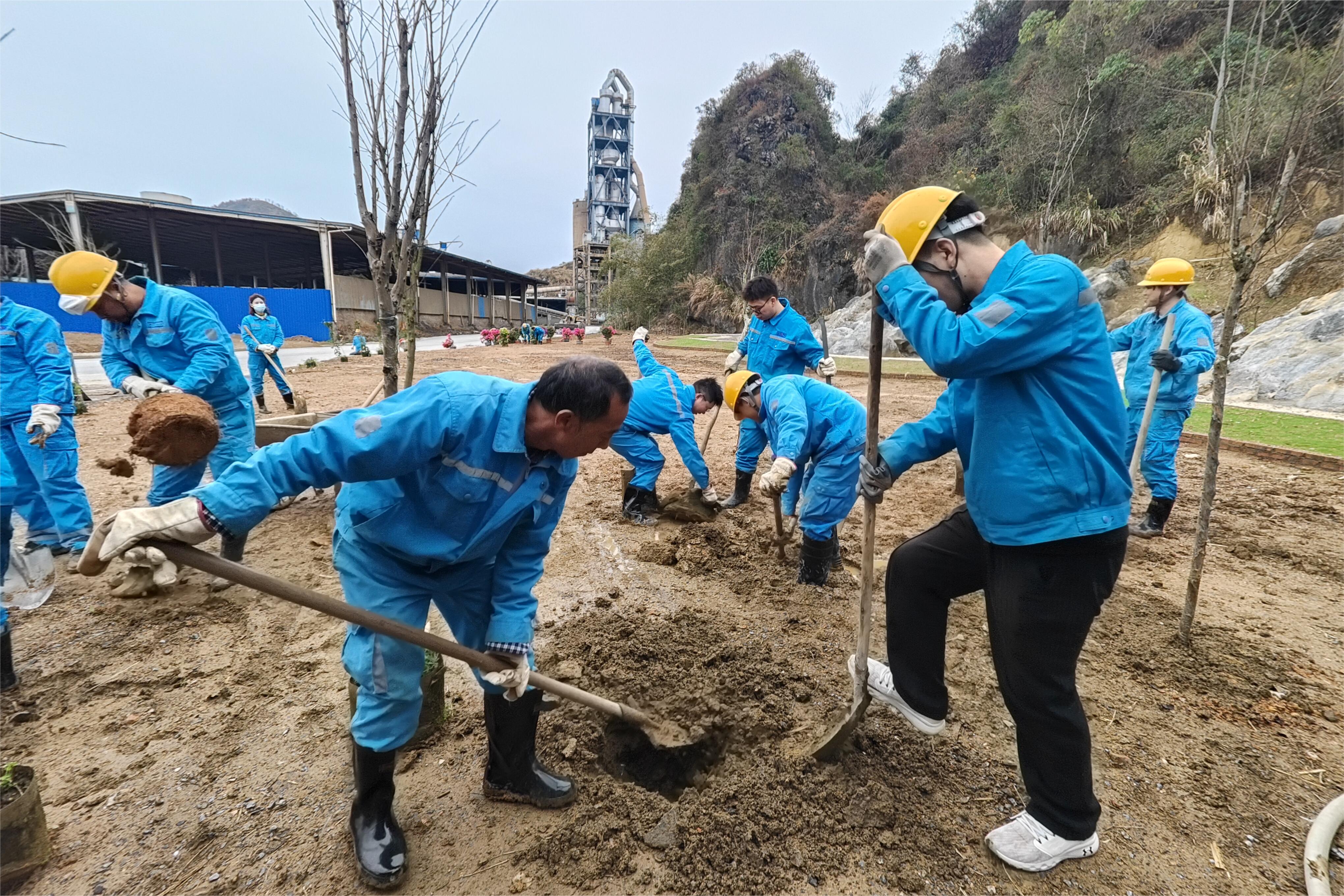 學習雷鋒好榜樣 植樹增綠我先行——清遠海螺環保開展廠區綠化美化植樹活動