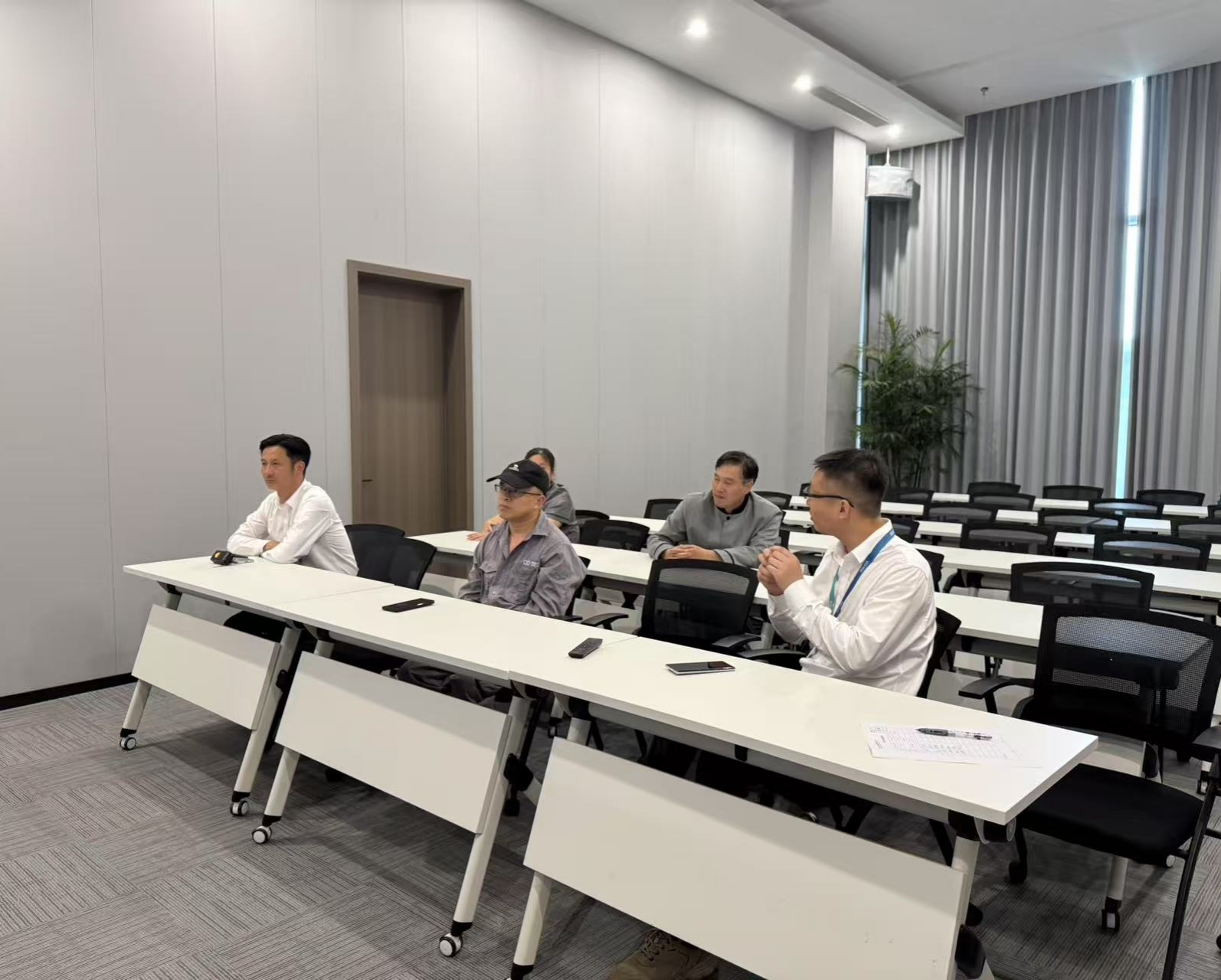 图片32.jpg 图片32.jpg
